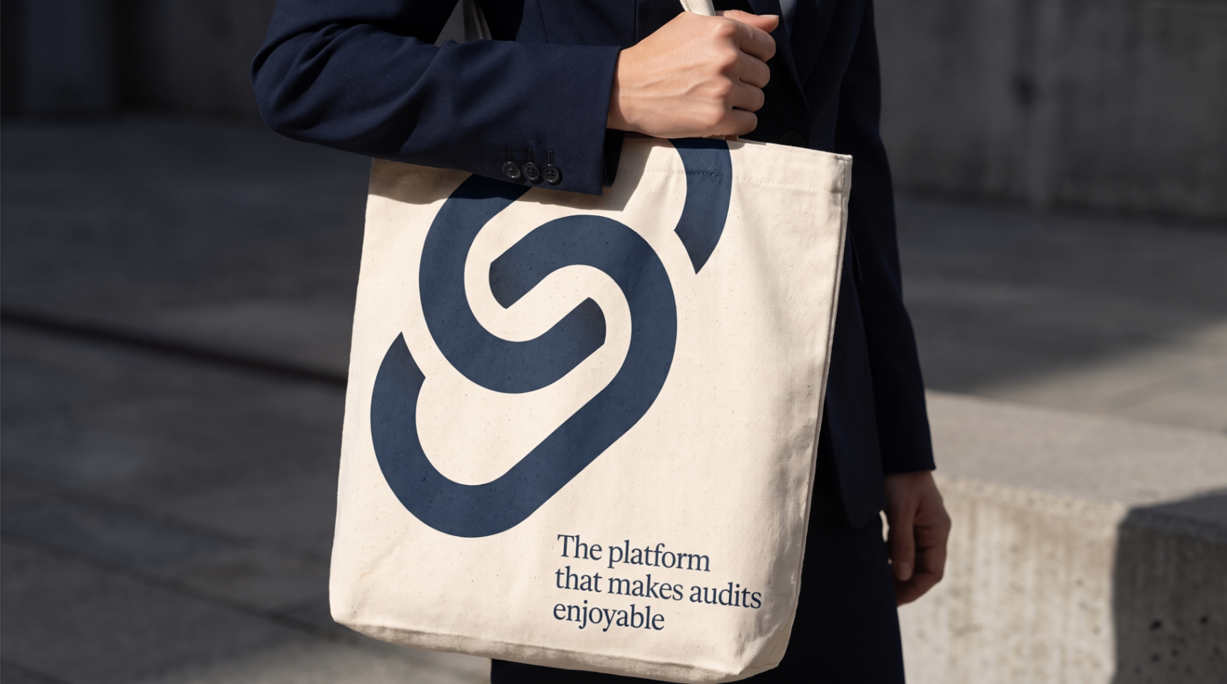 Suralink tote bag